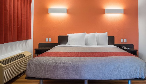 Standard Room, 1 King Bed, Accessible, Non Smoking
