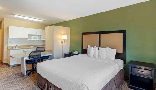 Studio, 1 King Bed, Non Smoking