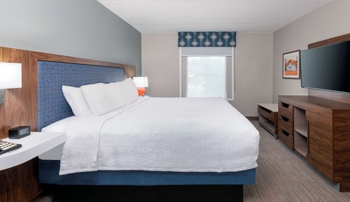 Suite, 1 King Bed, Kitchen