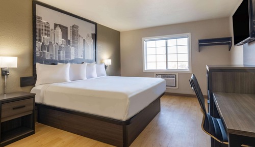 Standard Room, 1 King Bed