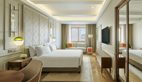 Premium Room, 1 King Bed, Corner