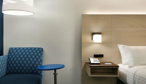 Room, 1 King Bed, Accessible (Comm, Mobility, Roll Shwr)
