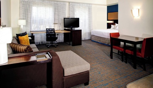 Studio, 1 King Bed with Sofa bed (Mobility/Hearing Accessible, Tub)