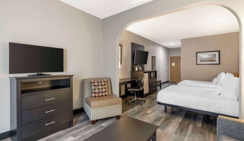 Suite, Multiple Beds, Accessible, Bathtub (with Sofabed)
