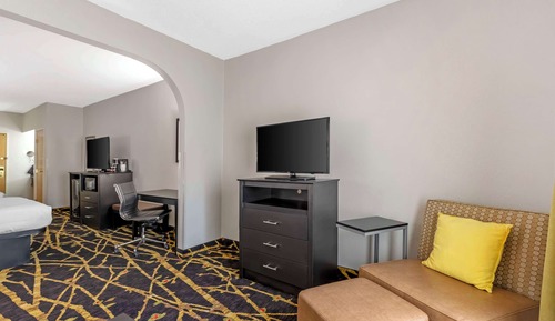Suite, 2 Queen Beds, Non Smoking, Refrigerator & Microwave