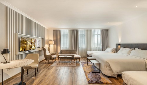 Signature Premium Family Room