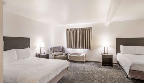 Suite, 2 Queen Beds, Accessible
