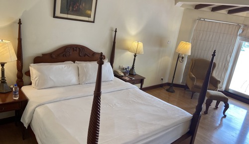Room (Colonial with Private Sit Out)