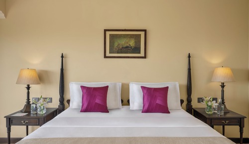 Room, 1 King Bed, Garden View (Heritage)