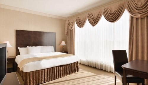 Room, 1 King Bed with Sofa bed, Non Smoking (Crown Two Room Suite)
