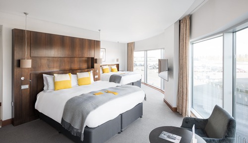 Grand Room, Multiple Beds