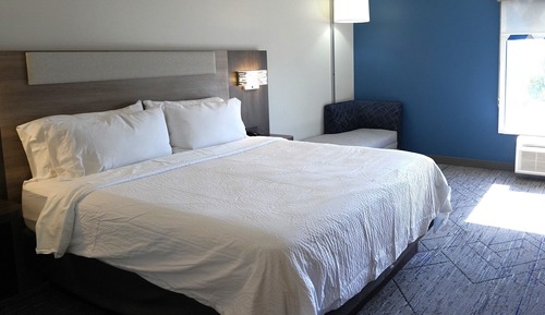 Standard Room, 1 King Bed, Accessible (Mobility, Accessible Tub)
