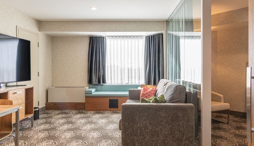 Suite, Jetted Tub