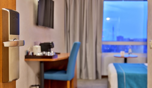 Business Room, 1 Queen Bed, Non Smoking