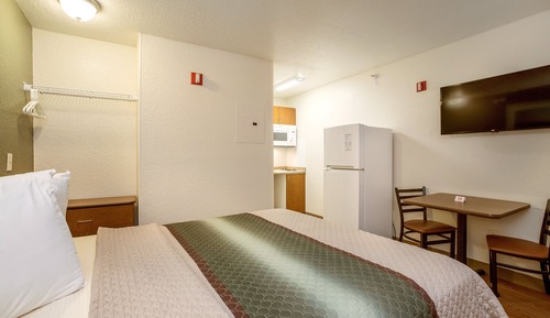 Studio, 1 Queen Bed, Non Smoking