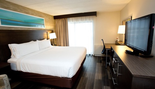 Standard Room, 1 King Bed, City View