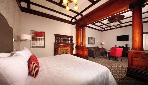 Suite, 1 King Bed, Non Smoking (Separate Living Room;with Sofabed)