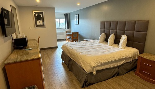 Standard Room, 1 King Bed, Smoking