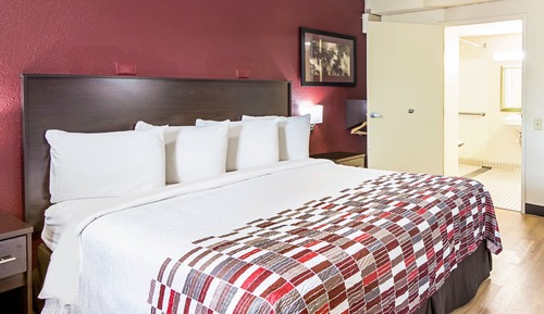 Standard Room, 1 King Bed, Accessible, Non Smoking