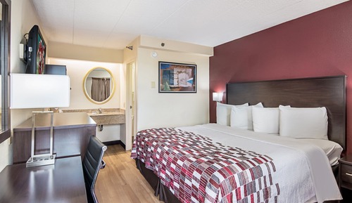 Deluxe Room, 1 King Bed, Smoking