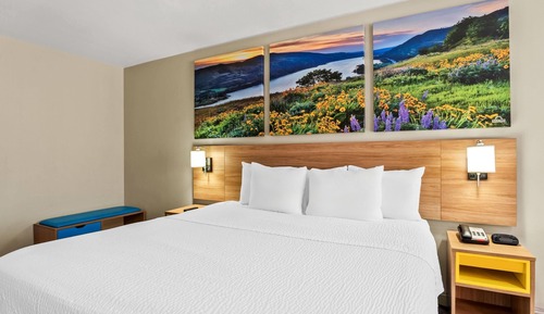 Standard Room, 1 King Bed