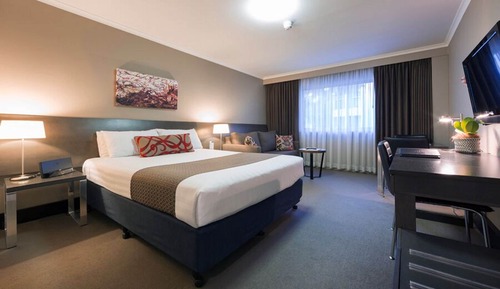 Atrium Queen Room