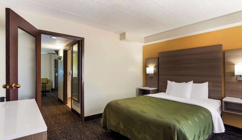 Suite, 1 Queen Bed with Sofa bed, Accessible, Non Smoking