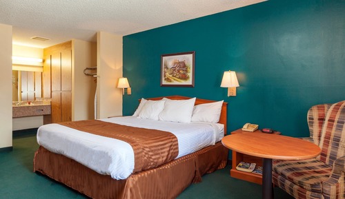 Deluxe Room, 1 King Bed, Smoking