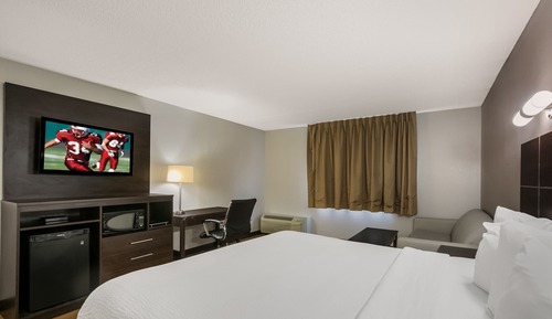 Deluxe Room, 1 King Bed with Sofa bed, Accessible (Smoke Free)