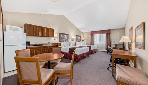 Family Room, Multiple Beds, Non Smoking, Kitchenette