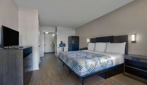 Deluxe Suite, 1 King Bed, Non Smoking