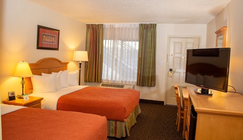 Double queen room