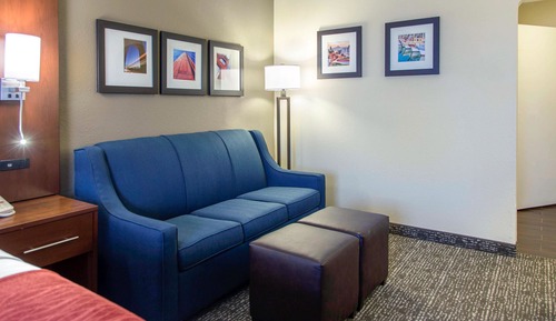 Suite, 1 King Bed, Accessible, Non Smoking