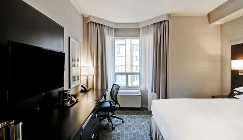 Room, 1 Queen Bed, Bathtub