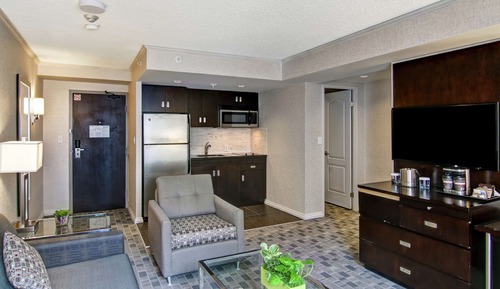 Deluxe Suite, 1 King Bed, Non Smoking, Kitchen