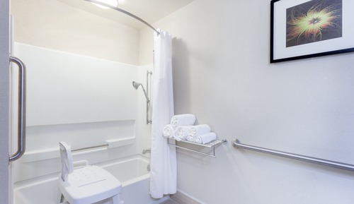 Standard Room, 1 King Bed, Accessible (Mobility, Accessible Tub)