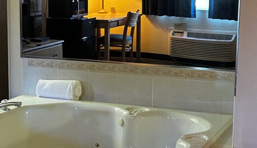 Standard Suite, 1 King Bed