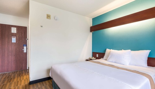 Room, 1 Queen Bed, Non Smoking