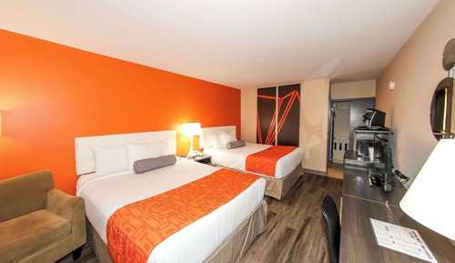 Room, 2 Queen Beds, Non Smoking, Ground Floor