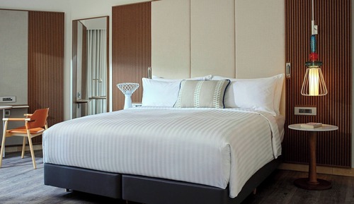 Club Suite, 1 King Bed, Non Smoking