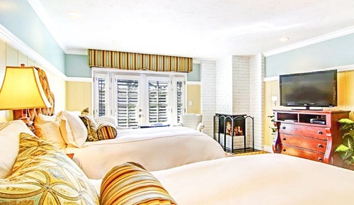 Premium Room, 2 Queen Beds, Fireplace