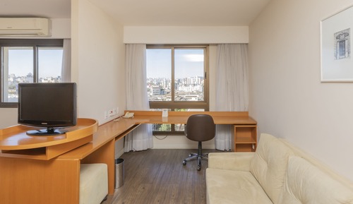 Standard Casal - 1 Cama Queen e 1 Sofá Cama