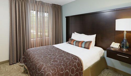 Studio Suite, 1 Queen Bed, Kitchen