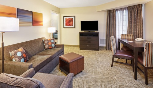 Suite, 2 Bedrooms, Kitchen (2 Bathrooms)