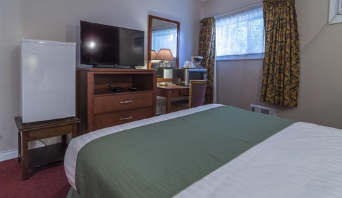 Standard Room, 1 Queen Bed, Ground Floor