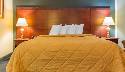 Standard Room, 1 King Bed, Non Smoking, Balcony