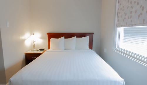 Suite, 1 Queen Bed, Kitchen