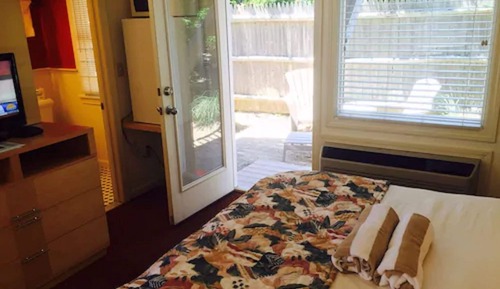 Junior Room, 2 Queen Beds, Pool View (Junior Suite)
