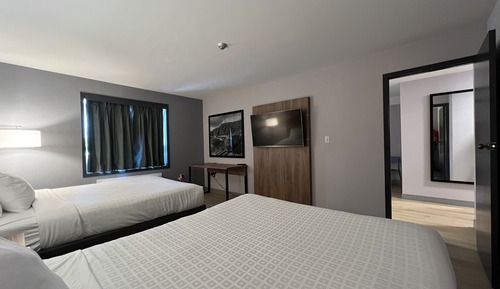 Family Suite, 2 Queen Beds, Non Smoking (One-Bedroom)
