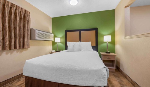 Deluxe Studio, 1 Queen Bed with Sofa bed, Accessible, Non Smoking